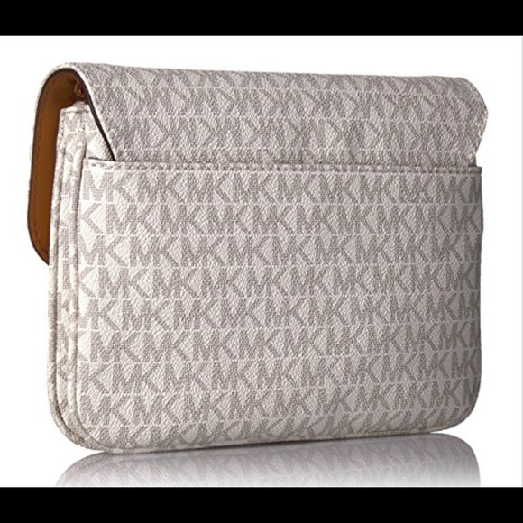 Michael Kors Signature Fulton Flap Chain Crossbody Vanilla NEW - Picture 2 of 8